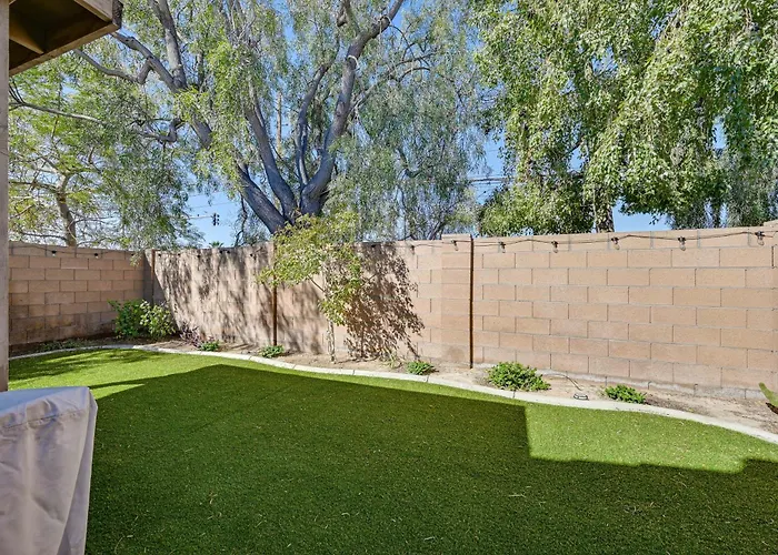 Renovated W/ Community Pool! Holiday home