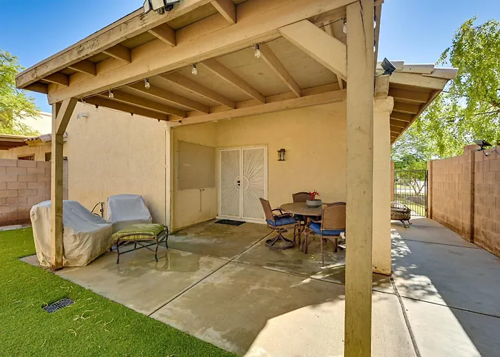 Renovated W/ Community Pool! Holiday home