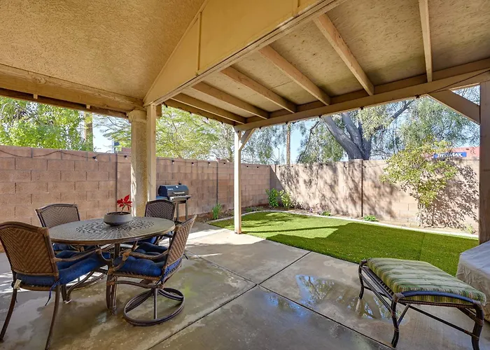 Renovated W/ Community Pool! * Yuma