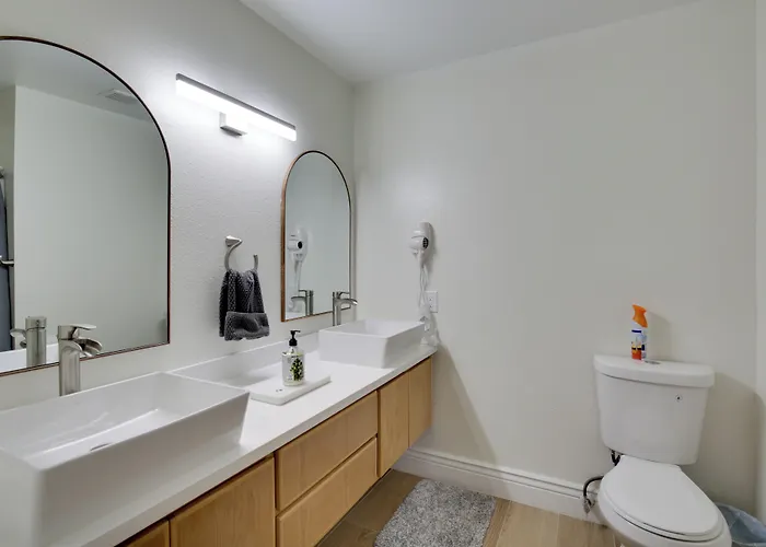Renovated W/ Community Pool! *