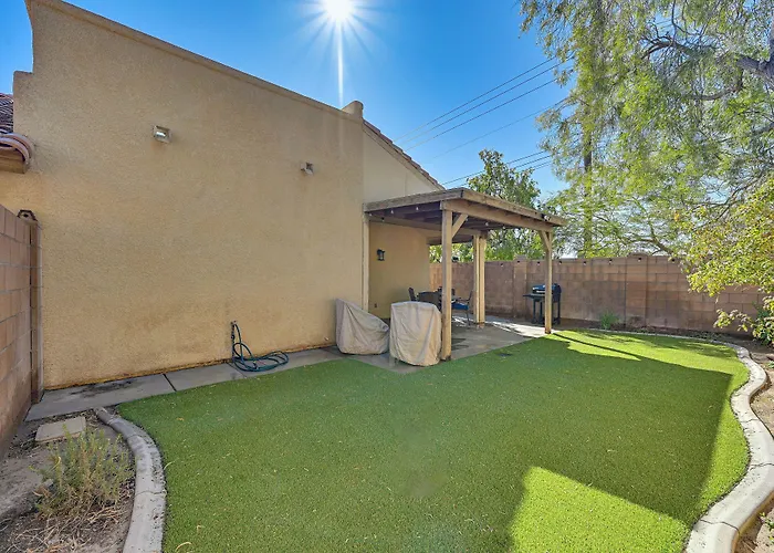 Holiday home Renovated W/ Community Pool! *